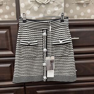 Chic Black and White knit Striped Skirt